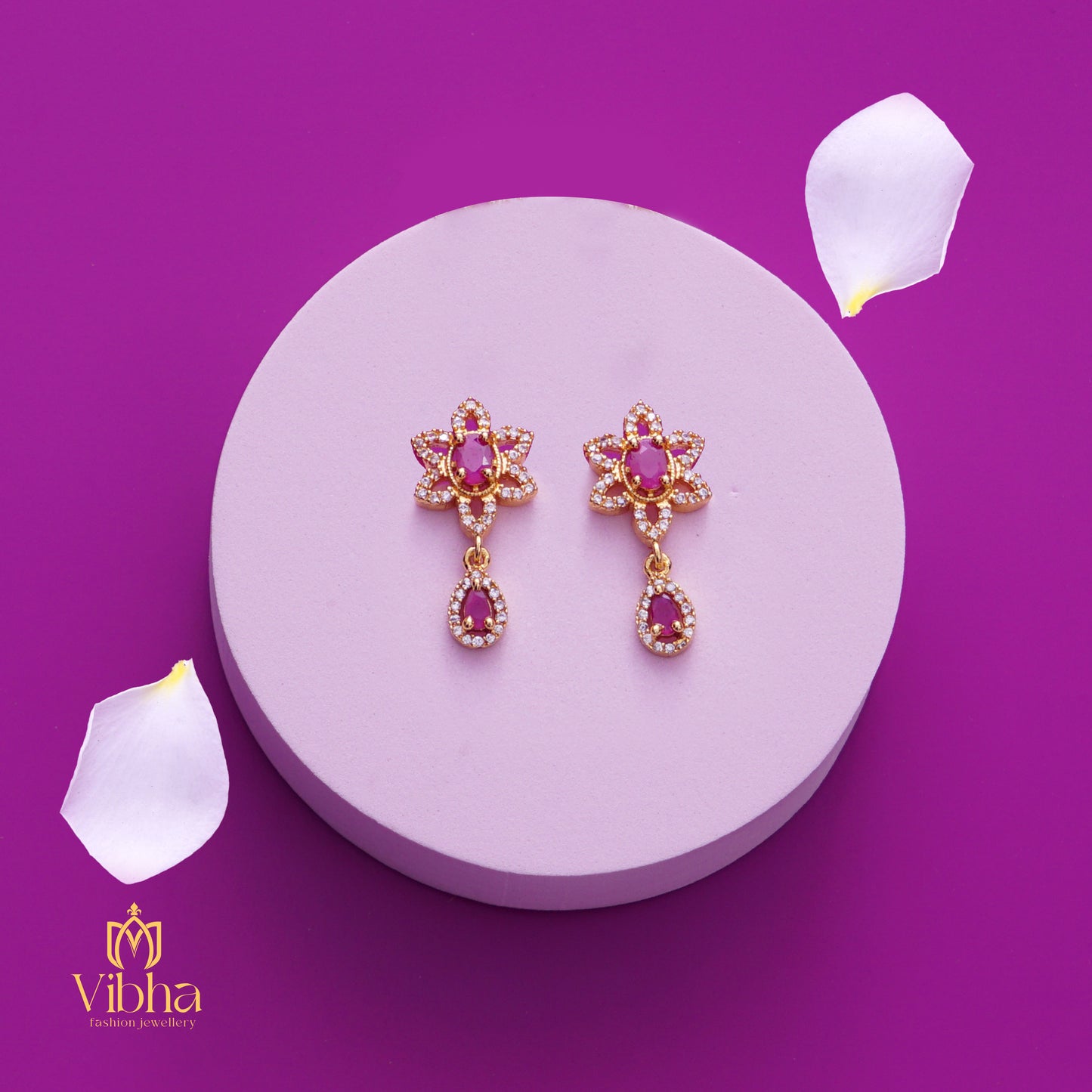 Star Design Necklace and Ear Studs Set