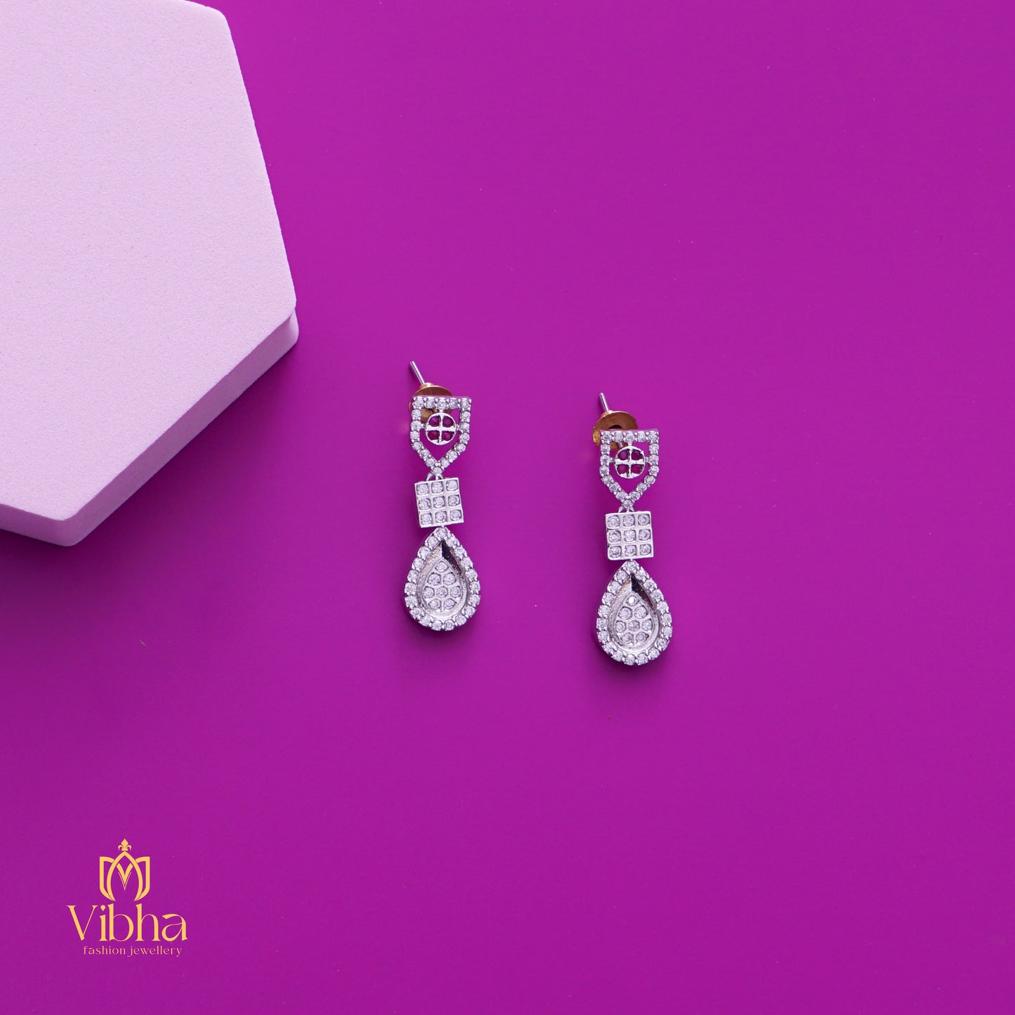 Kante Design Necklace and Earrings Set