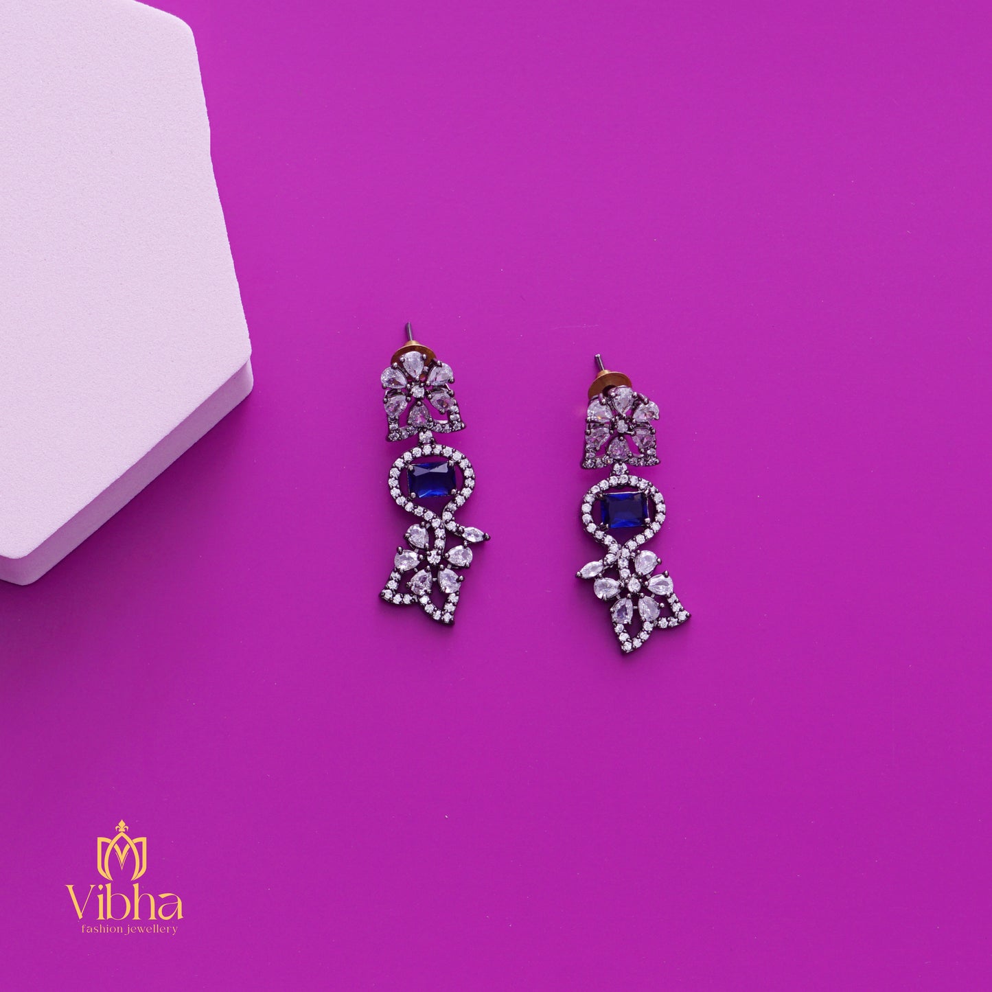 Floral Design Necklace and Earrings Set