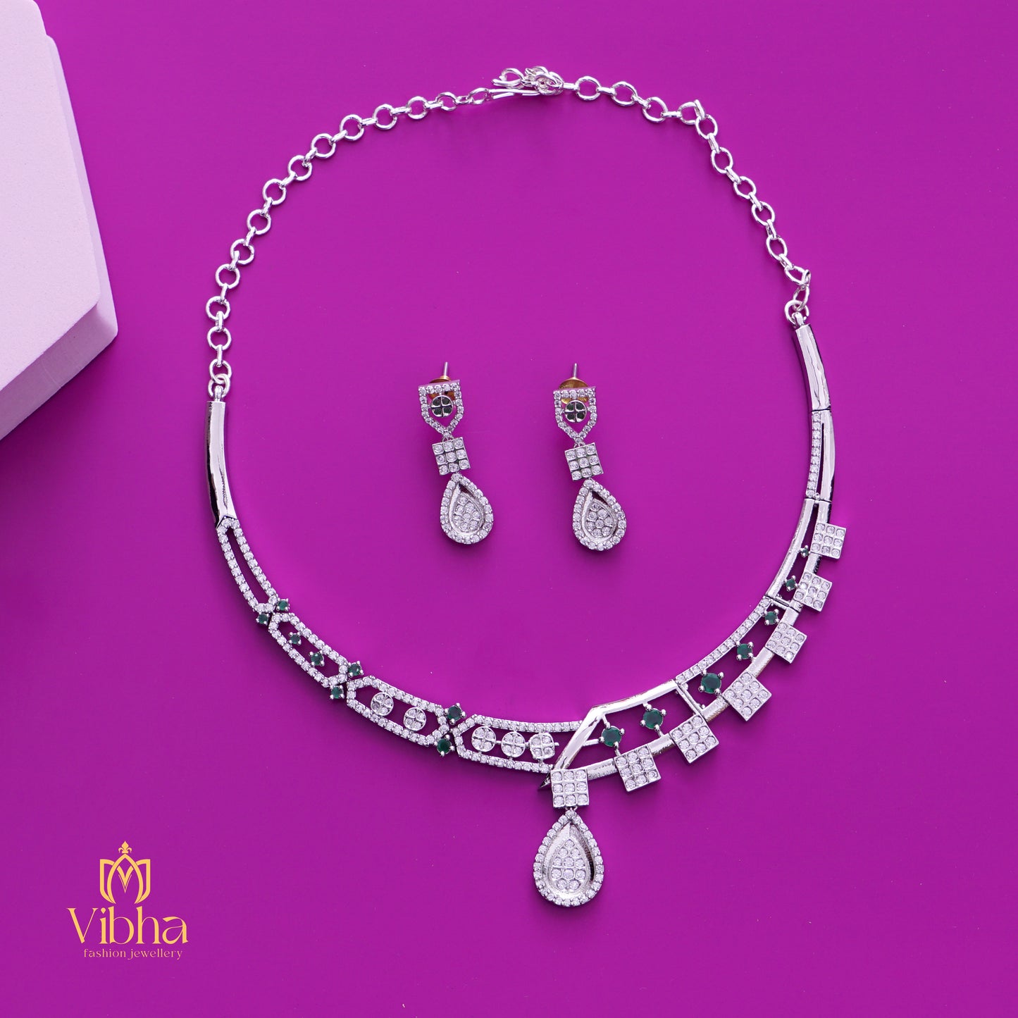 Kante Design Necklace and Earrings Set