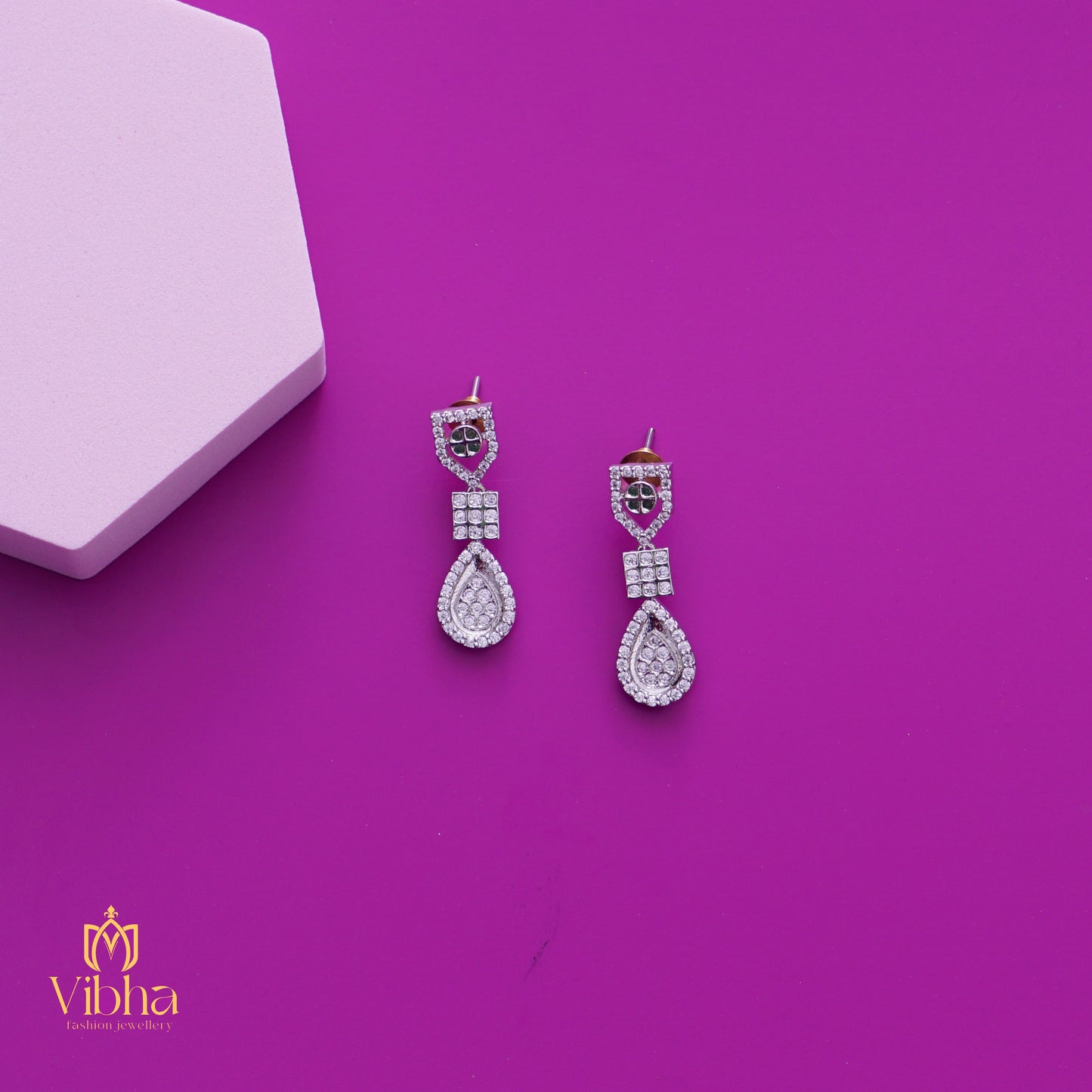 Kante Design Necklace and Earrings Set
