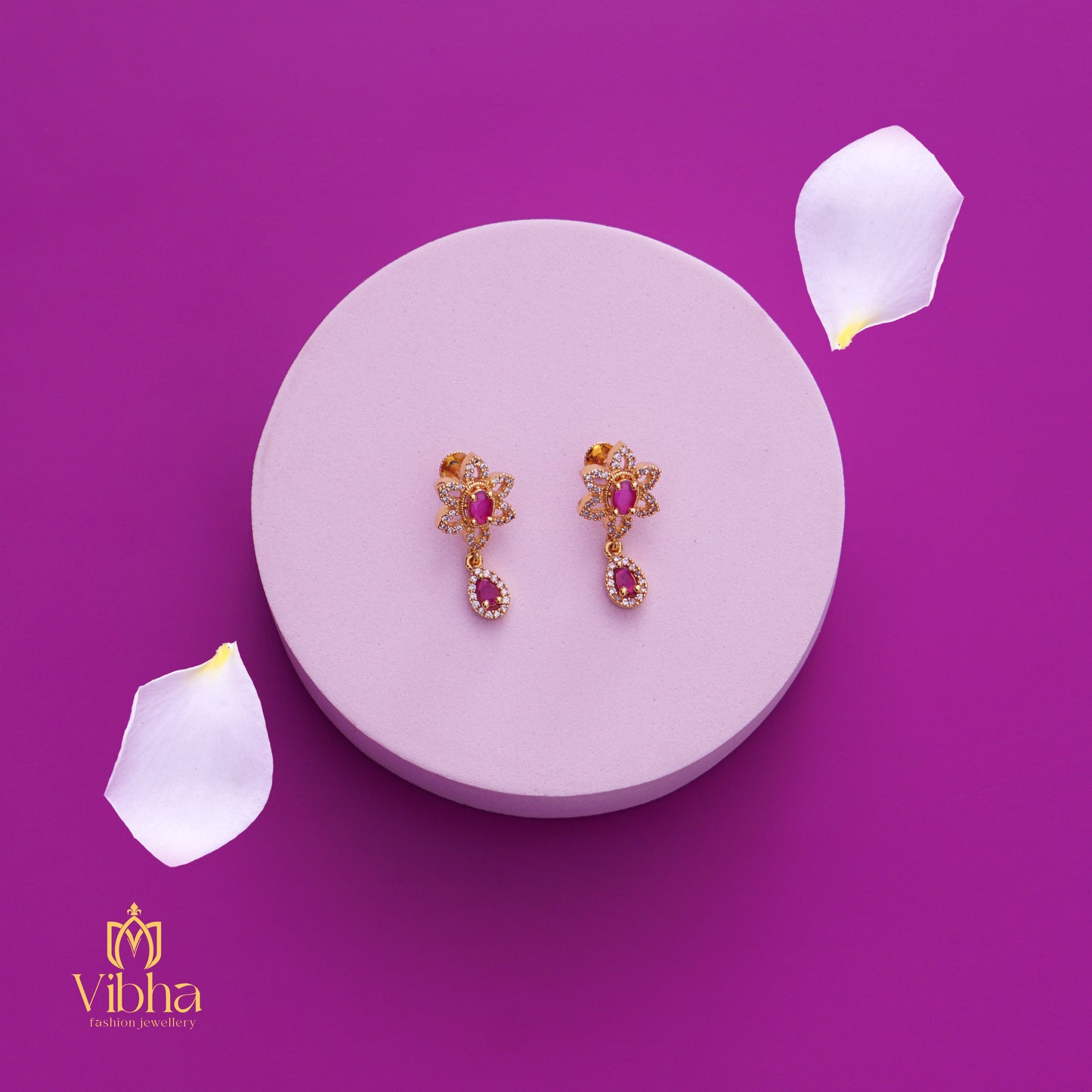 Star Design Necklace and Ear Studs Set