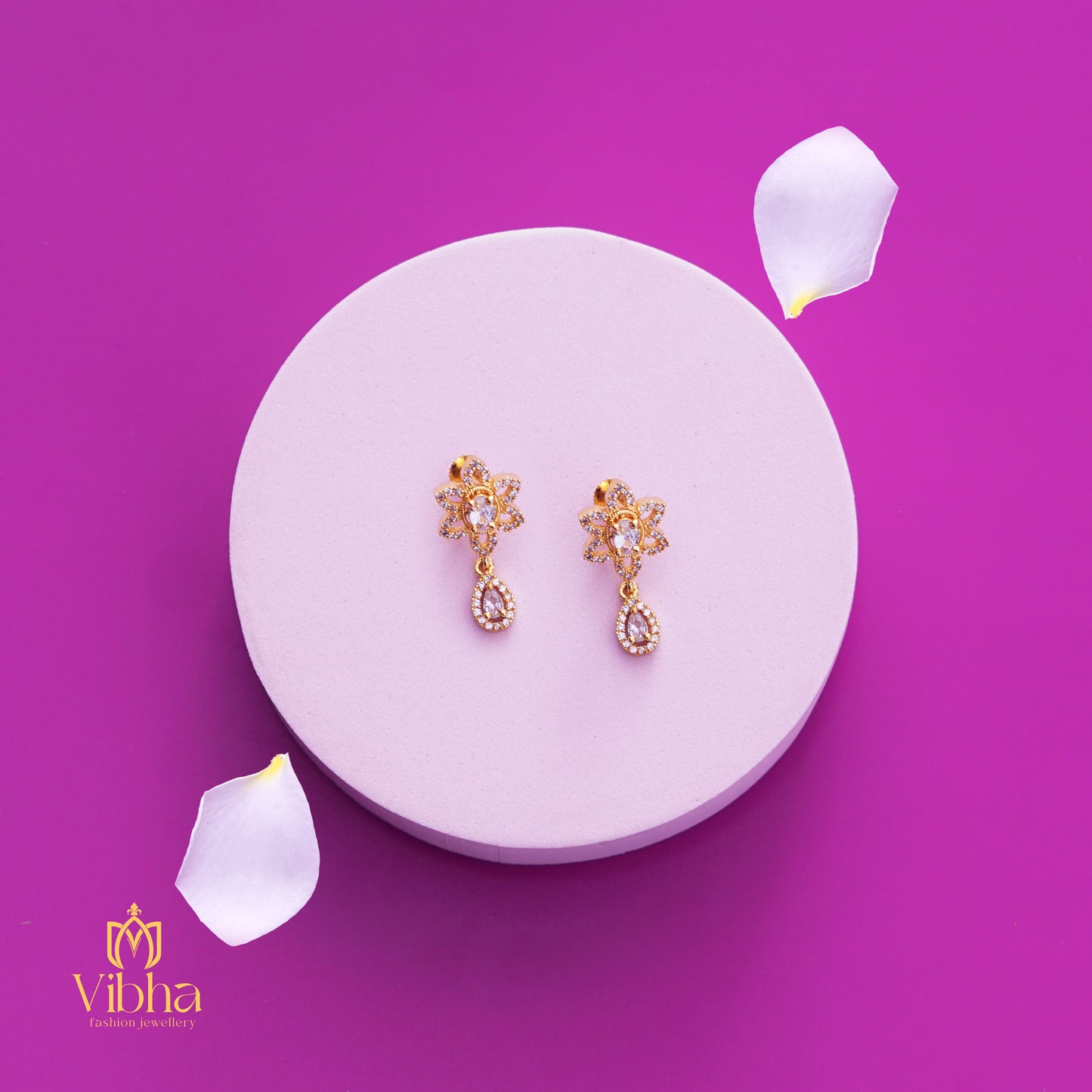 Star Design Necklace and Ear Studs Set