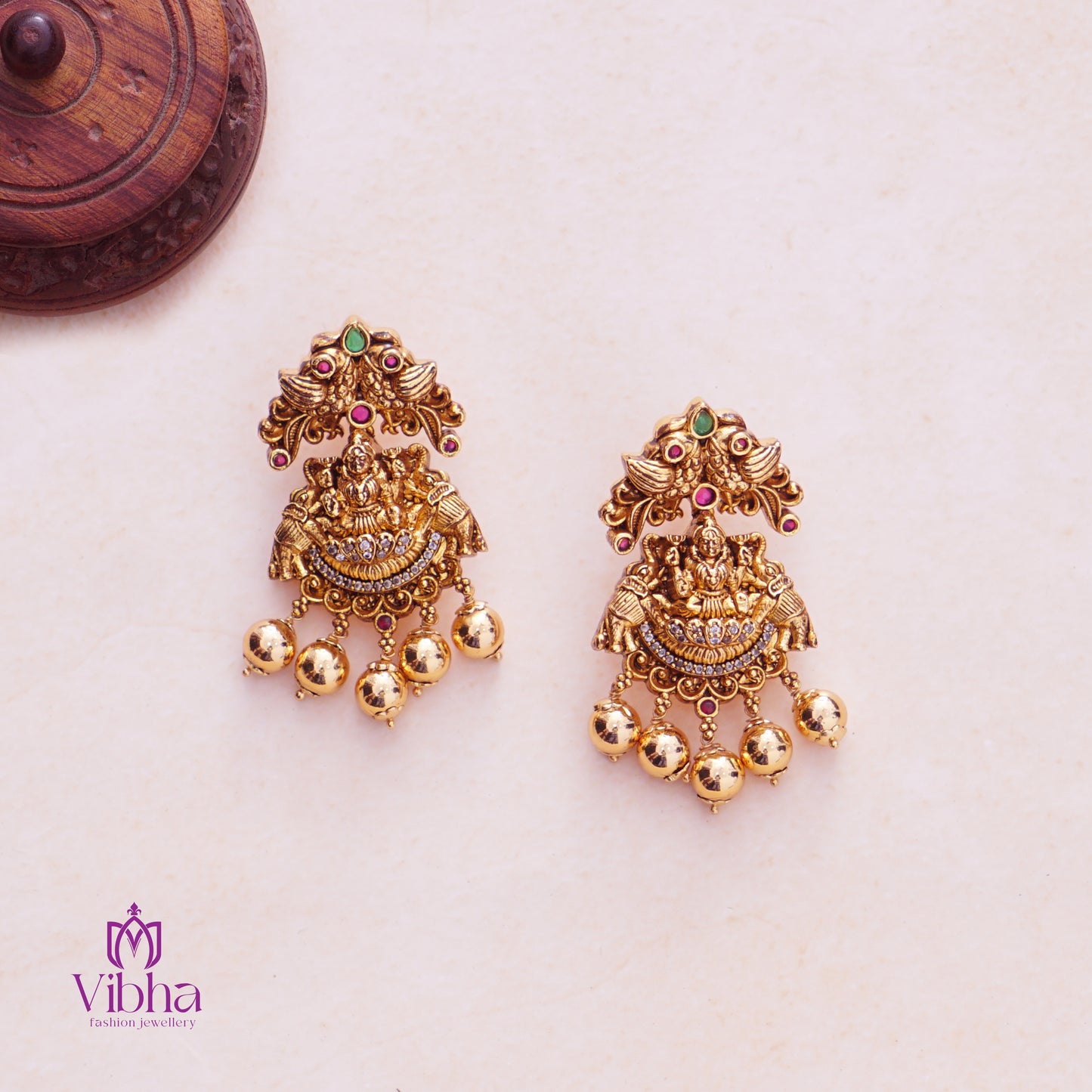 Gaja Lakshmi Necklace Set