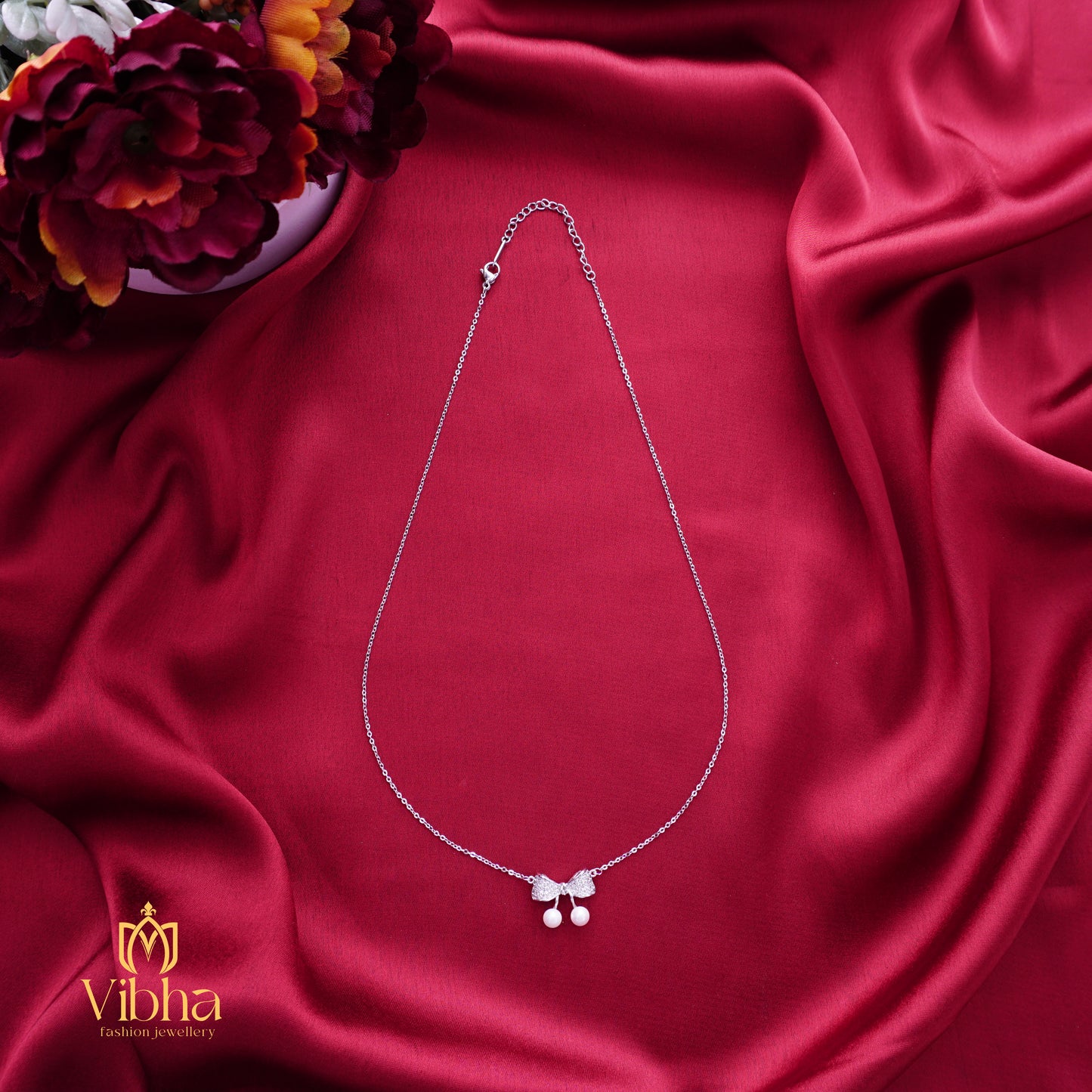 Minimal Necklace with Ribbon Design