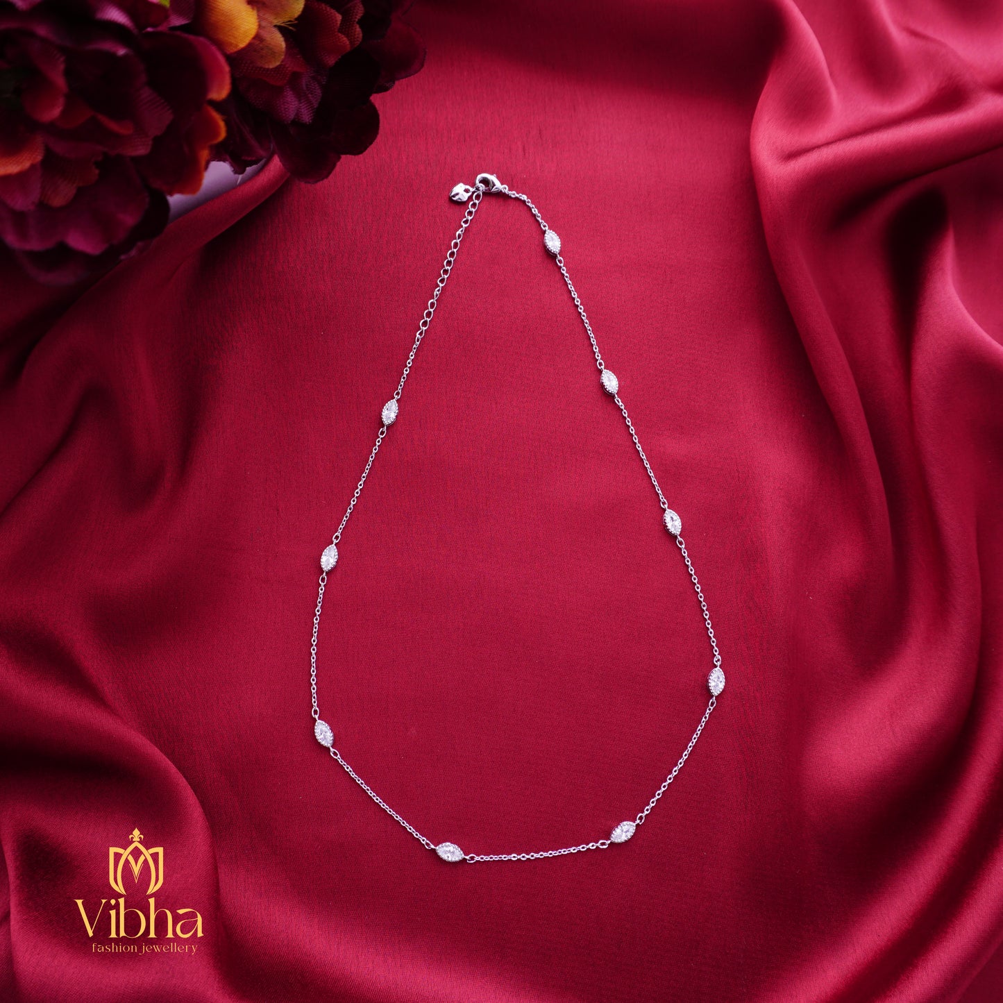 Oval Design Minimal Necklace