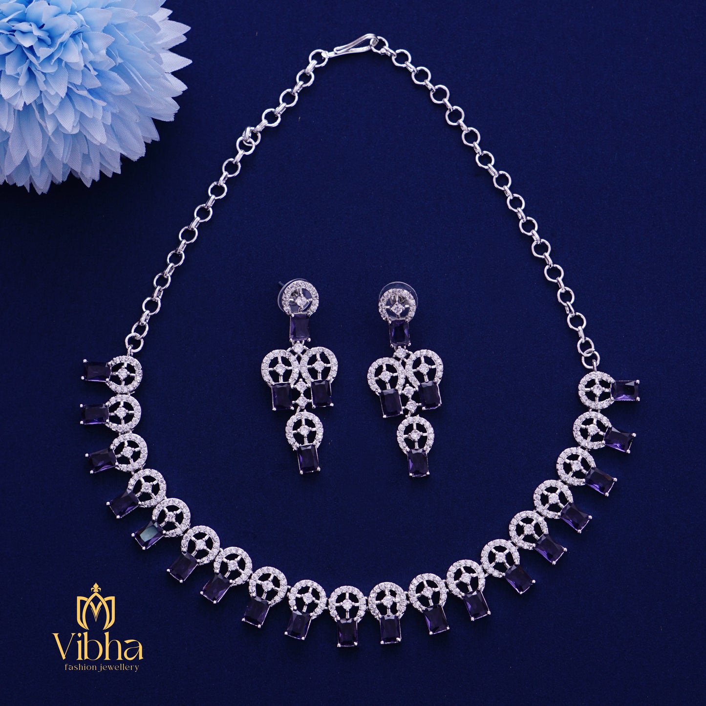 Circular Design Necklace Set