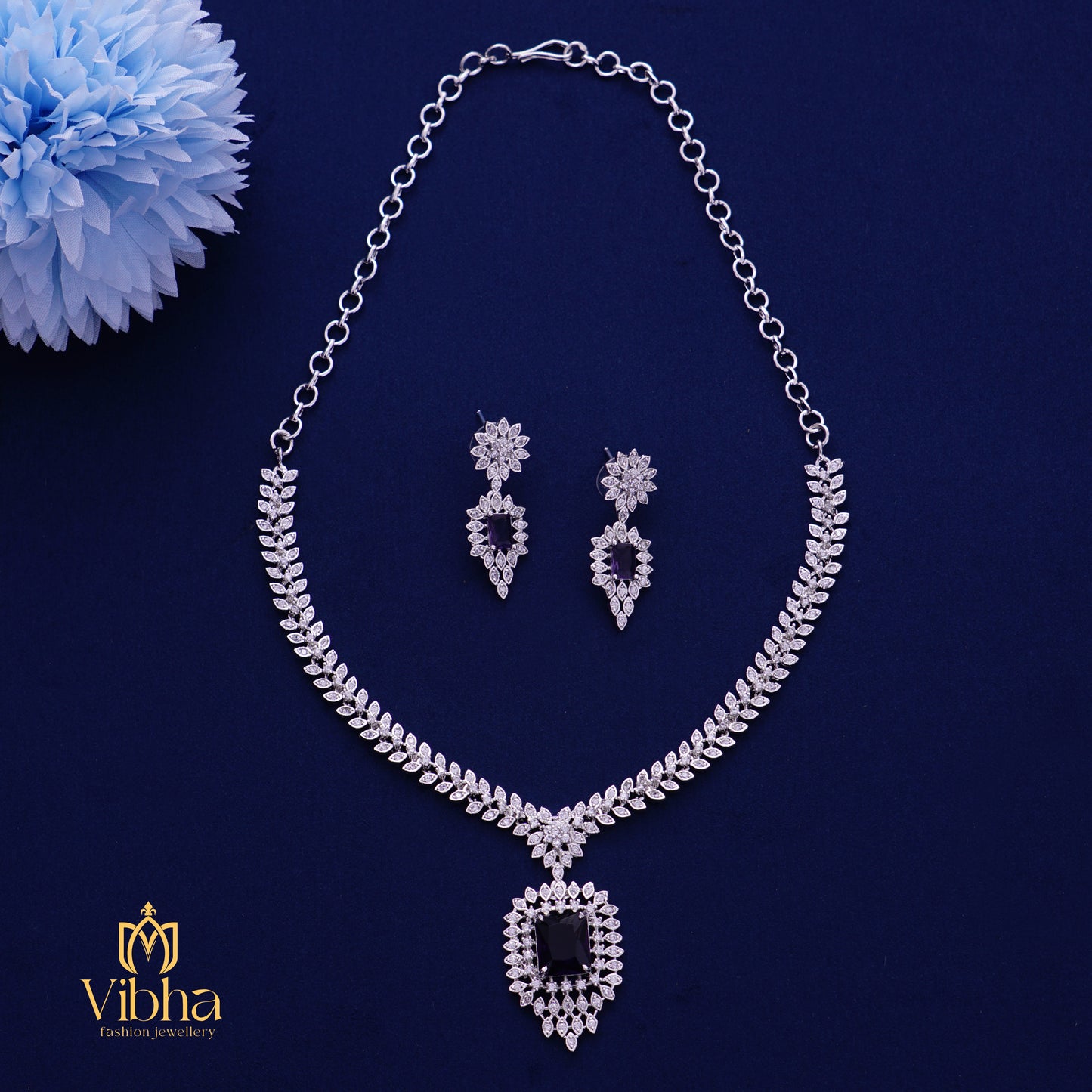 Leafy Design Necklace Set