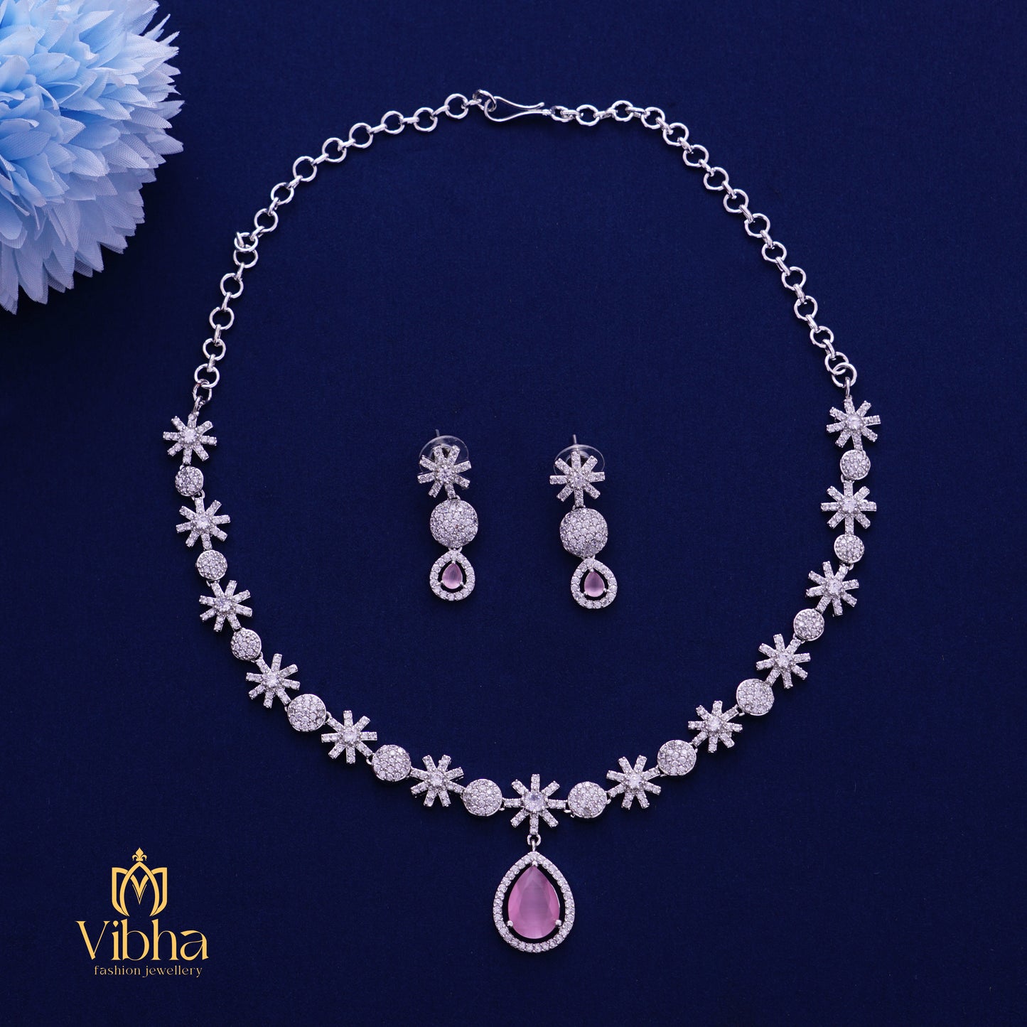 Circular Design Necklace Set