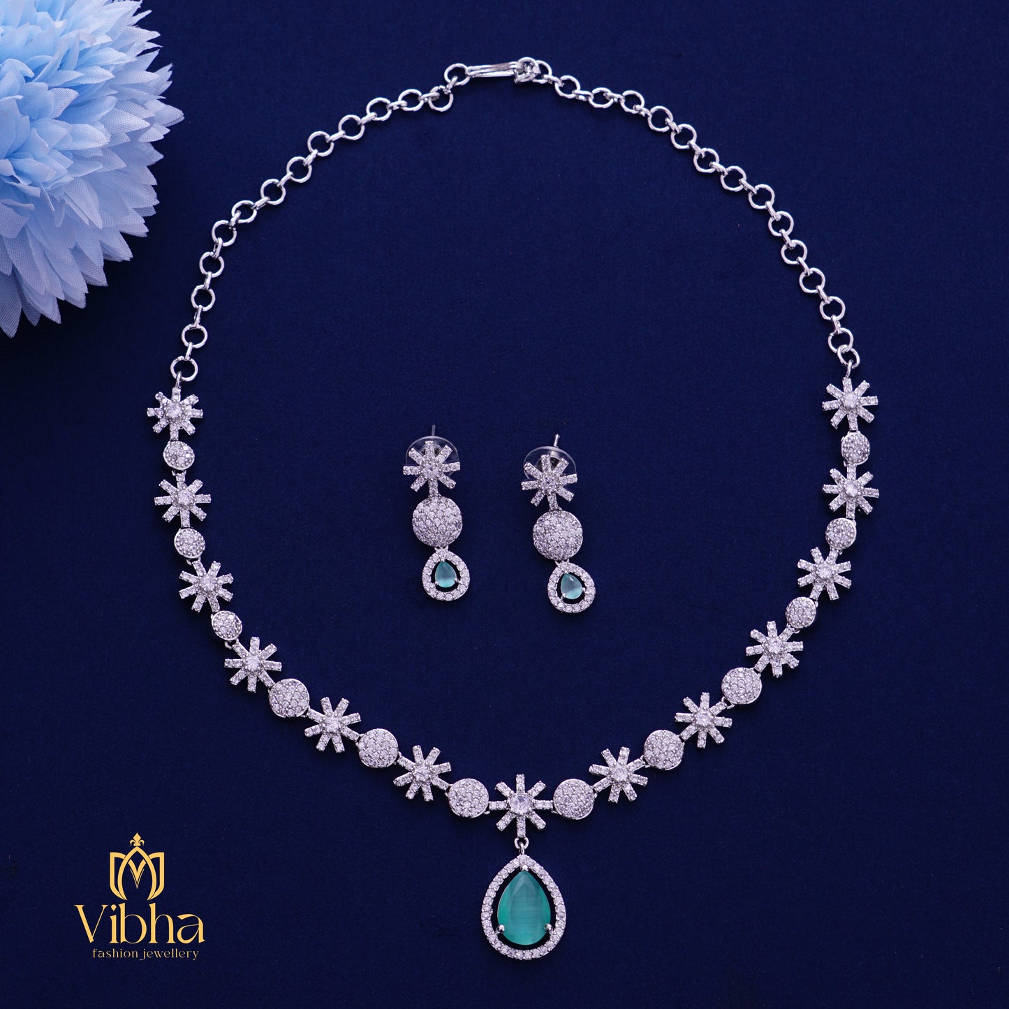 Circular Design Necklace Set