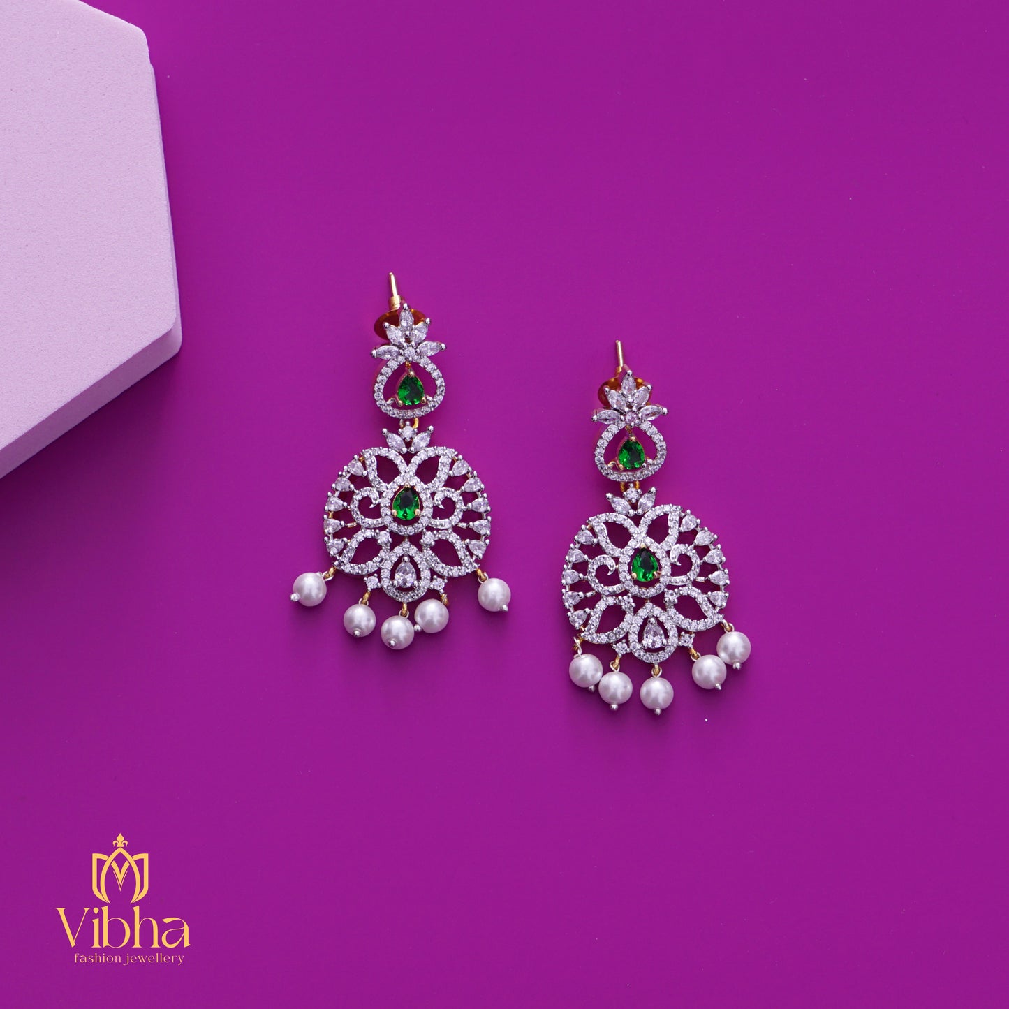 Leafy Design Necklace and Earrings Set