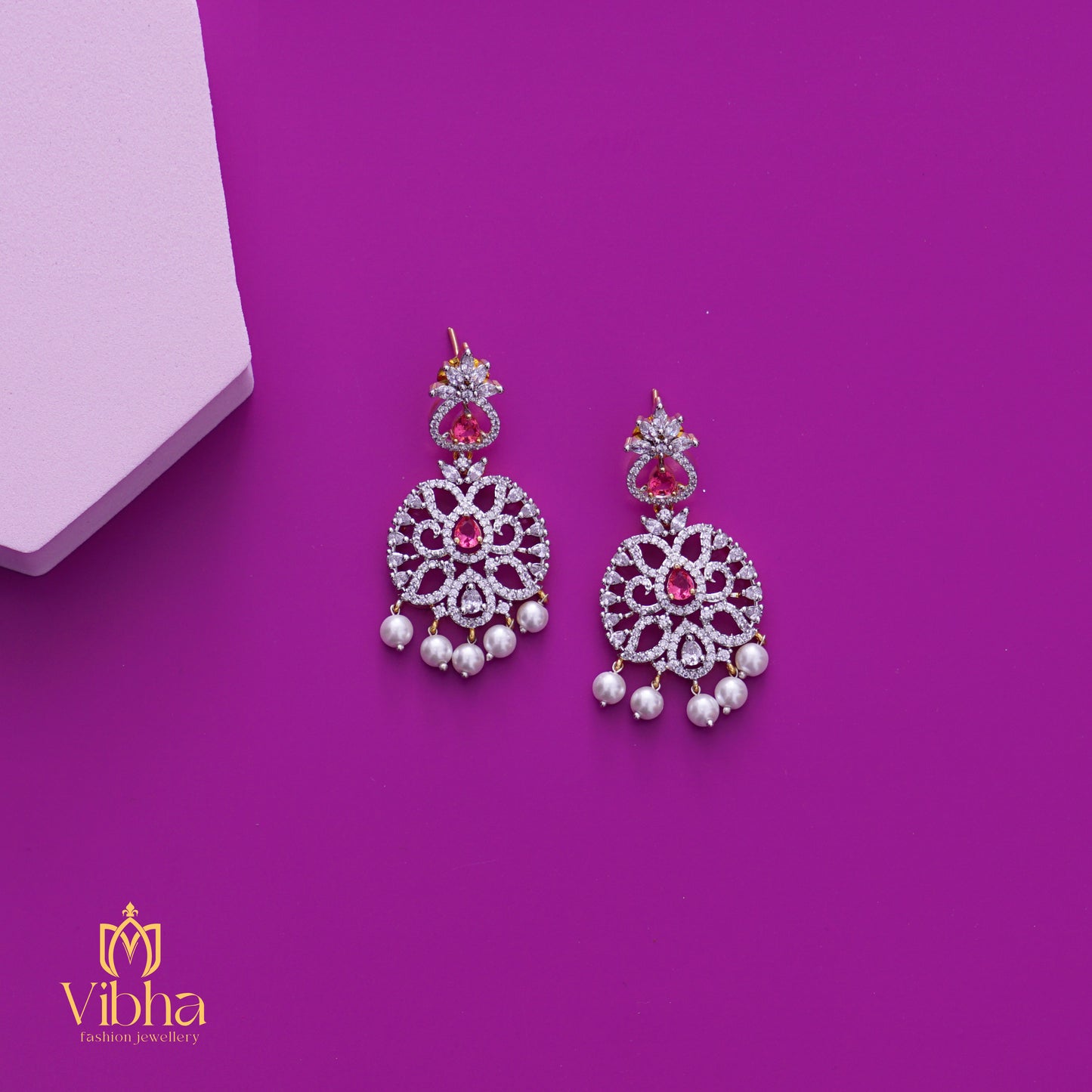 Leafy Design Necklace and Earrings Set
