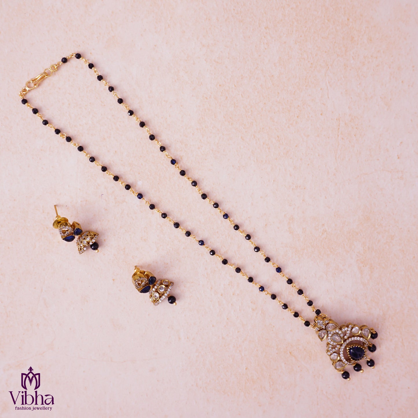 Elegant Short Black Beads