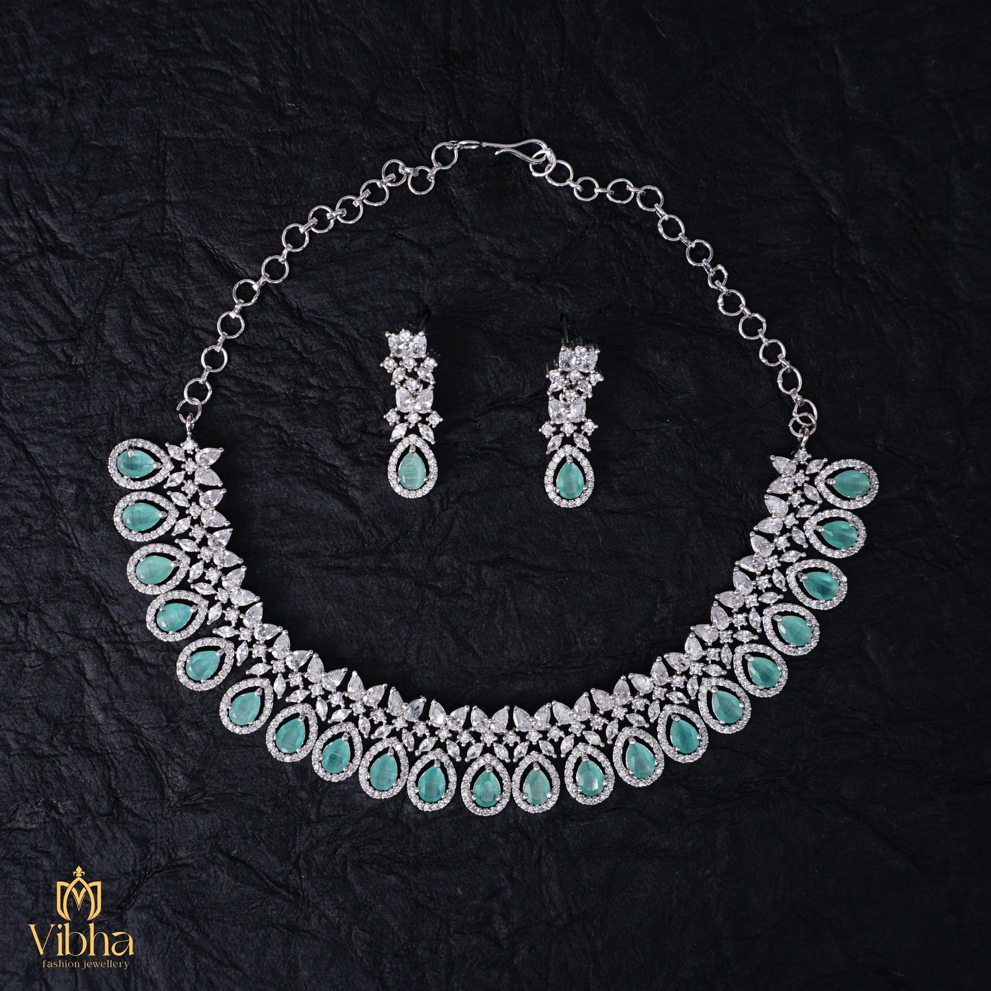 Floral Motif Drop Designed Necklace Set