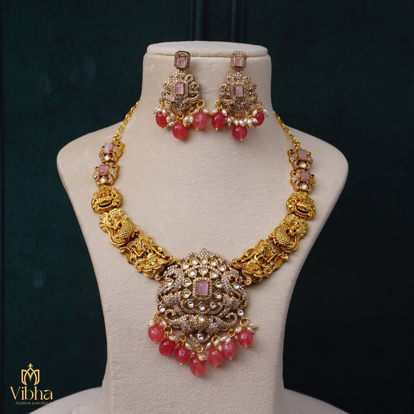 Elephant Design Necklace Set