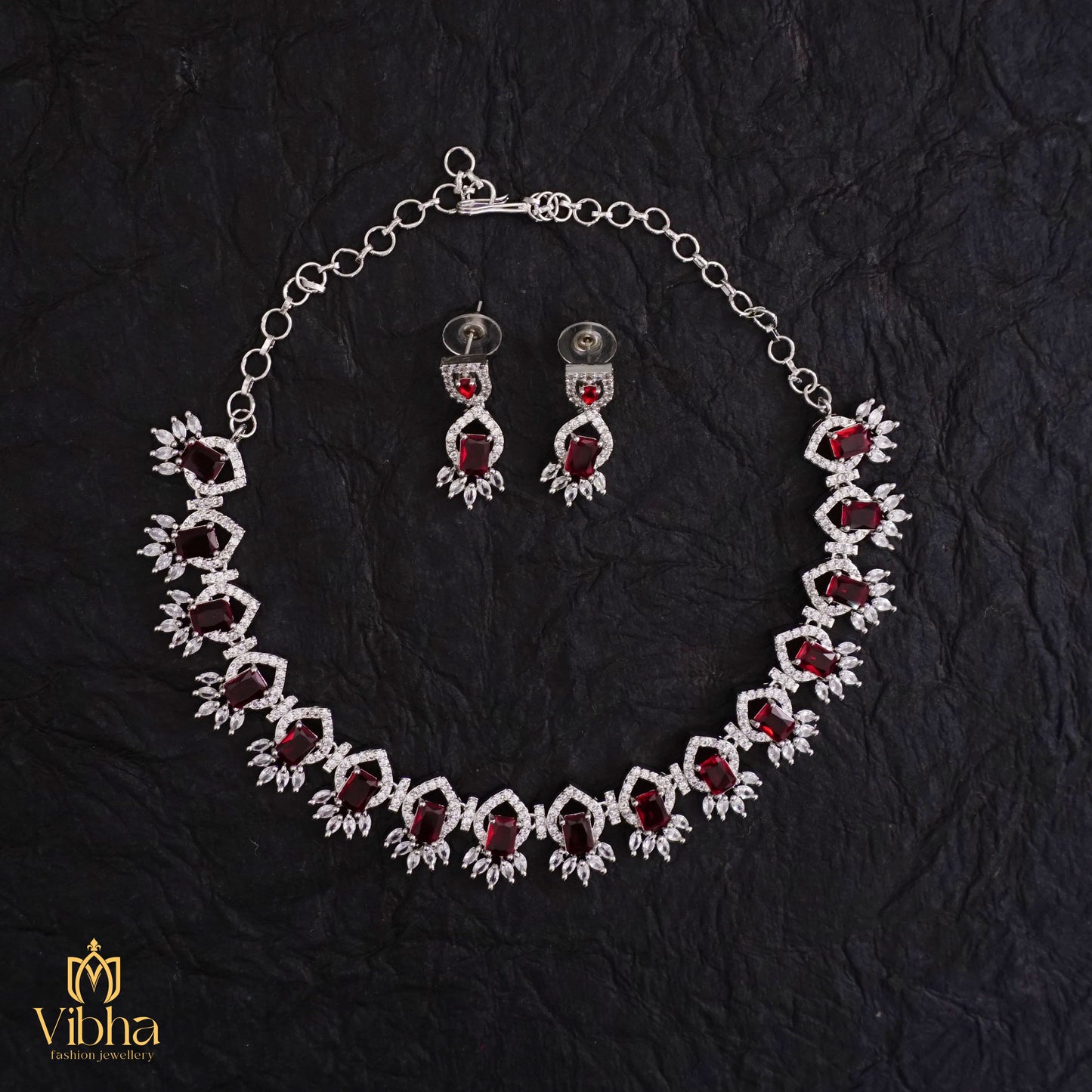 Unique Designed Necklace Set
