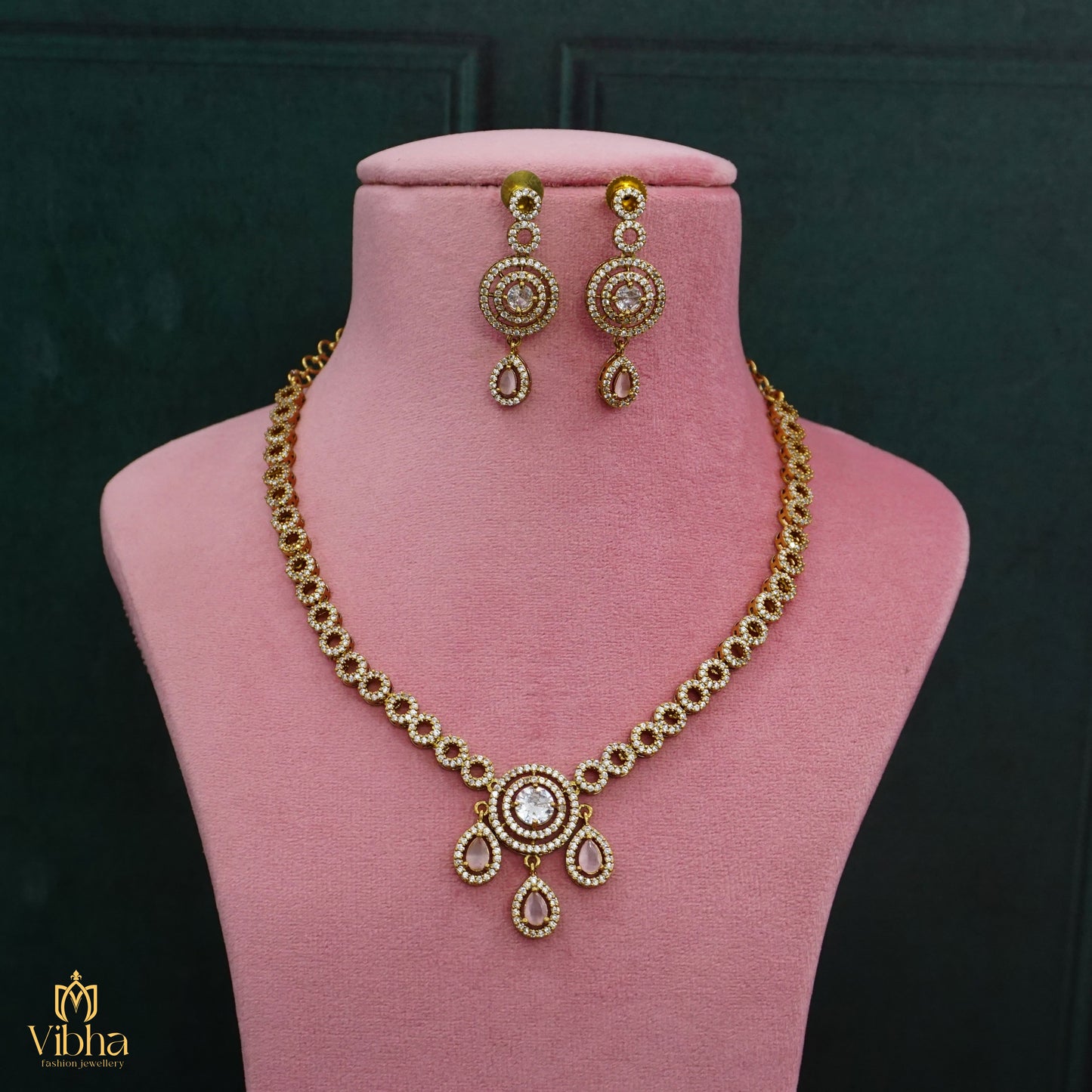 Circular Designed Mehandi Finish Necklace Set
