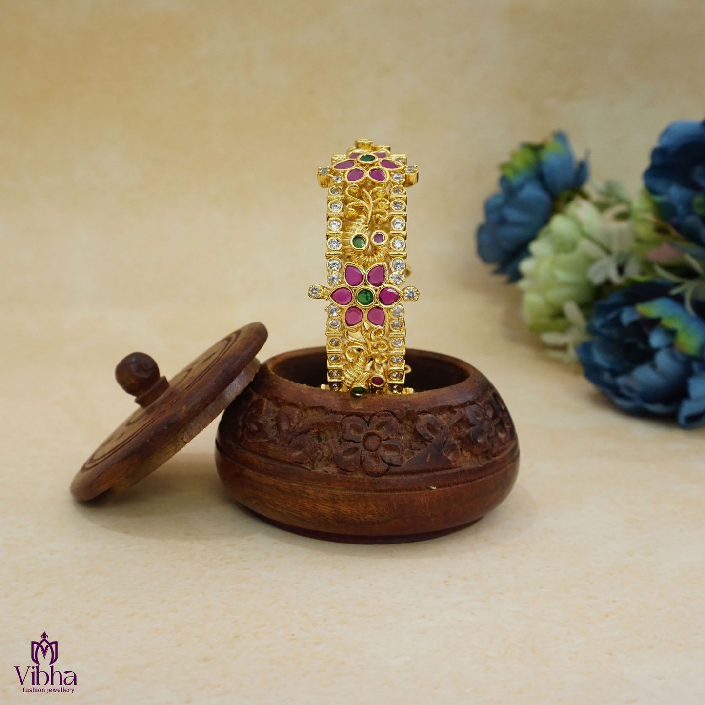 Floral Design Bangle