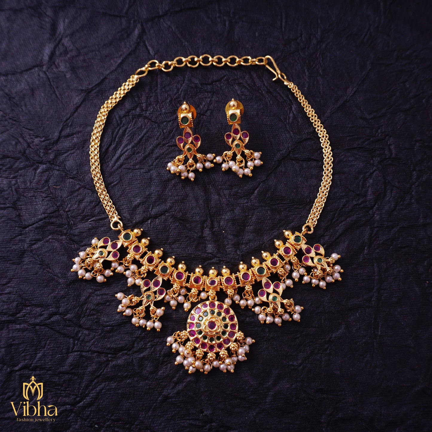 Circular Designed CZ Necklace Set