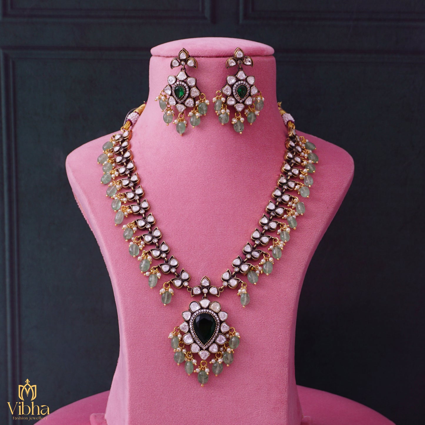 Leafy Design Necklace Set