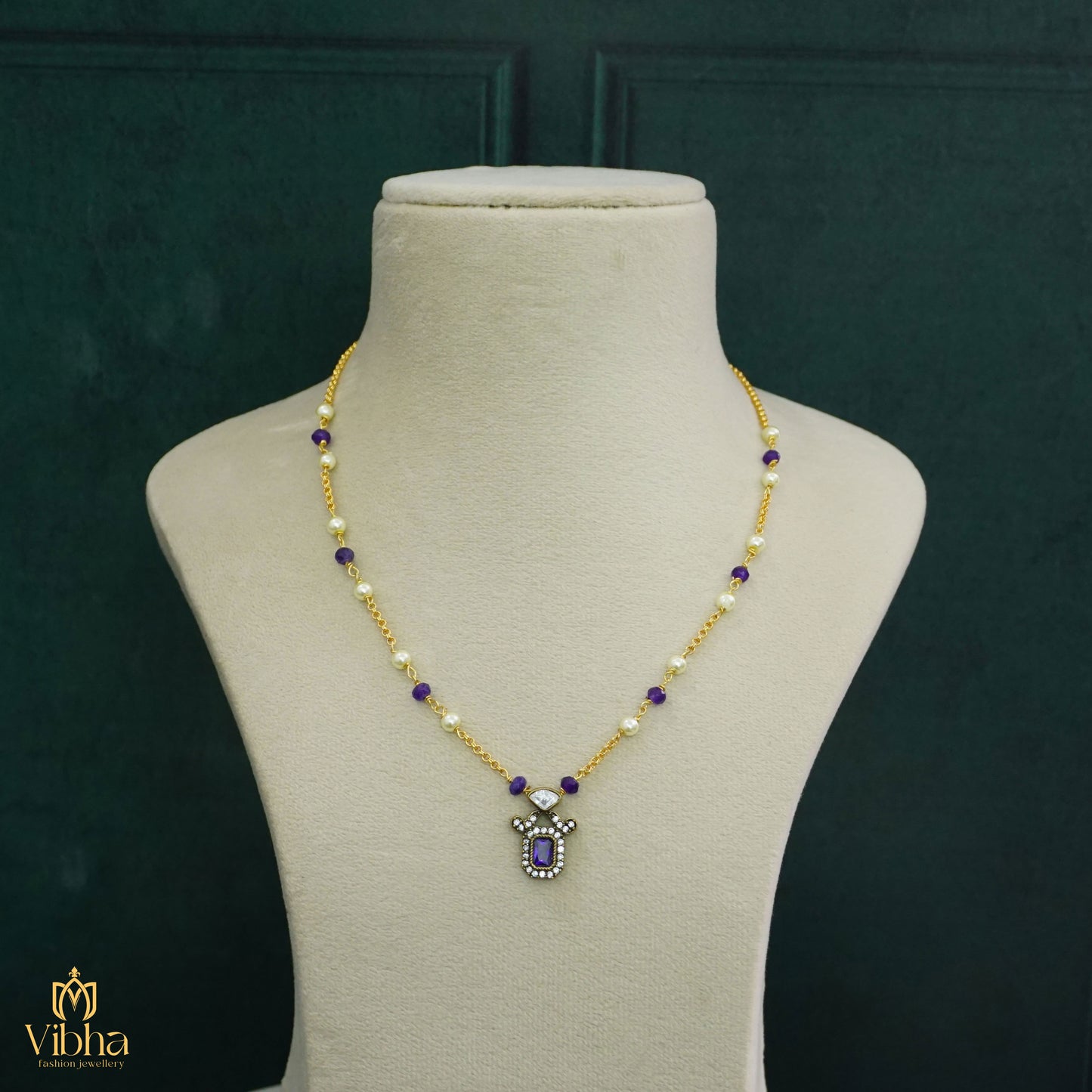 Victorian Pendant Kids Short Chain