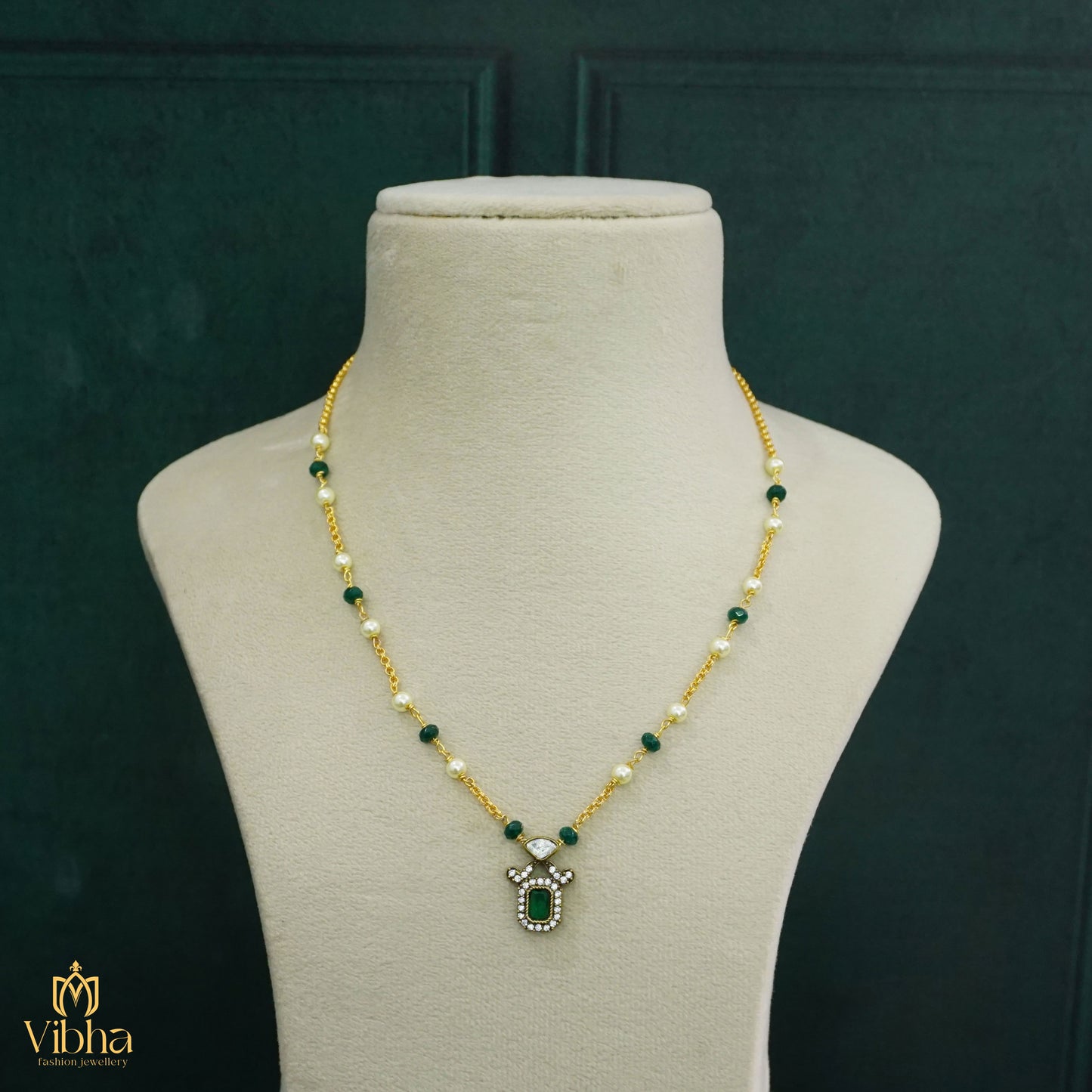 Victorian Pendant Kids Short Chain