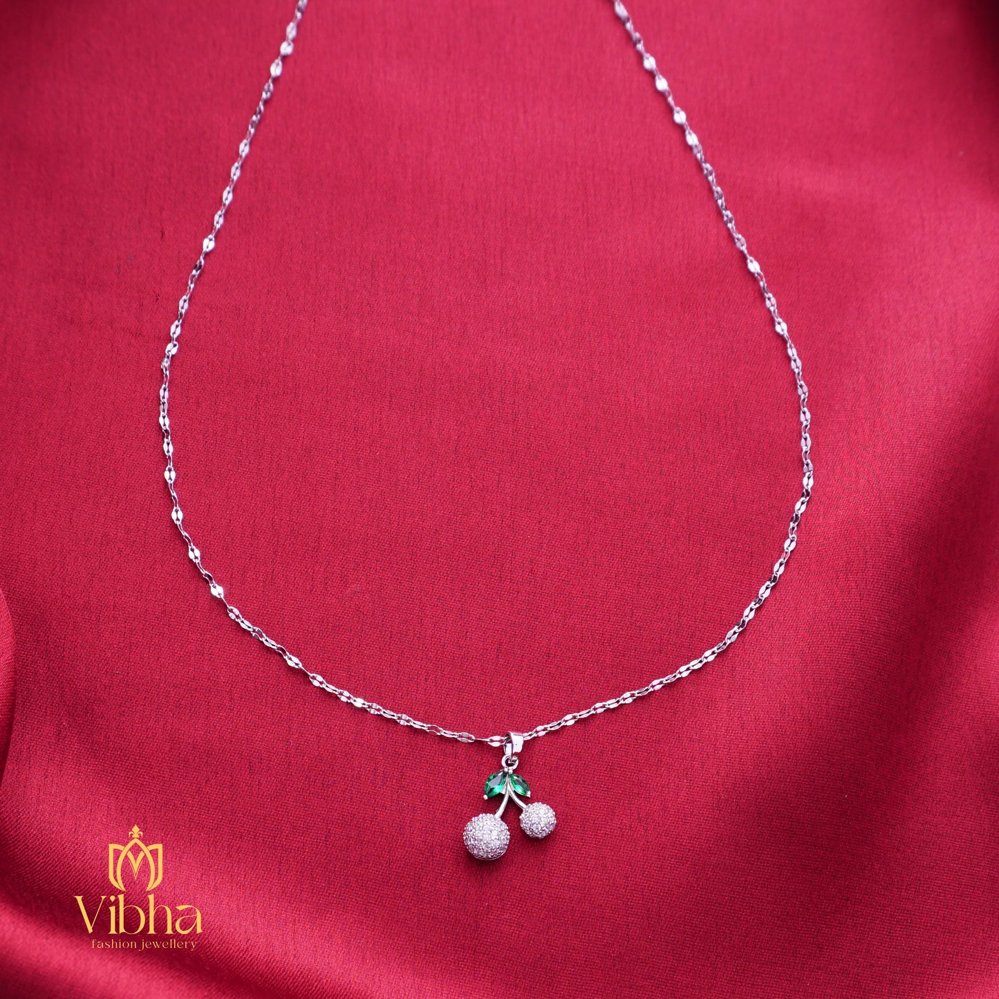 Floral Design Minimal Necklace