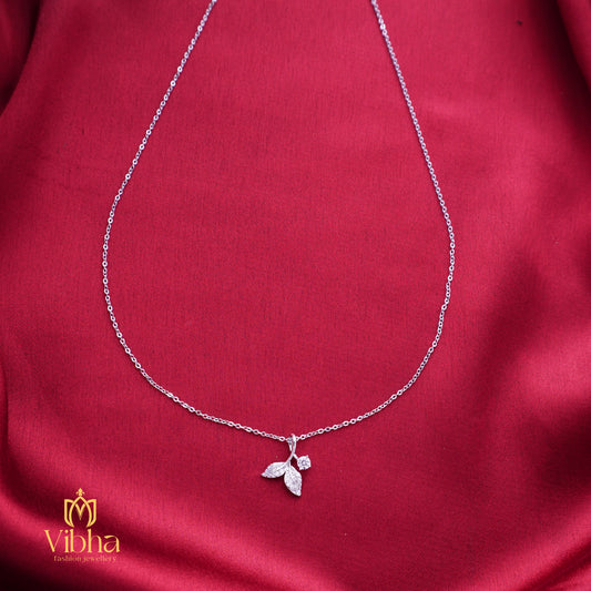 Leafy Design Minimal Necklace