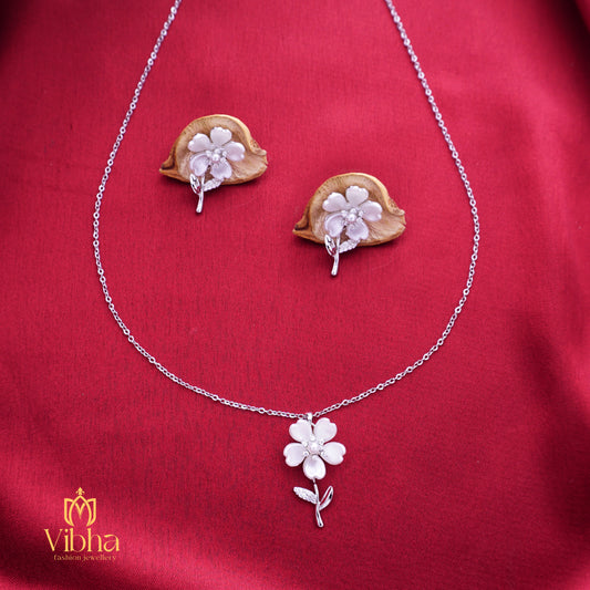 Floral Design Minimal Necklace with Ear Studs