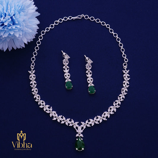 Leafy Design Necklace