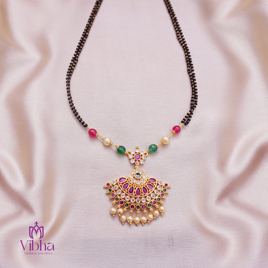 Exquisite Floral Design Short Black Beads