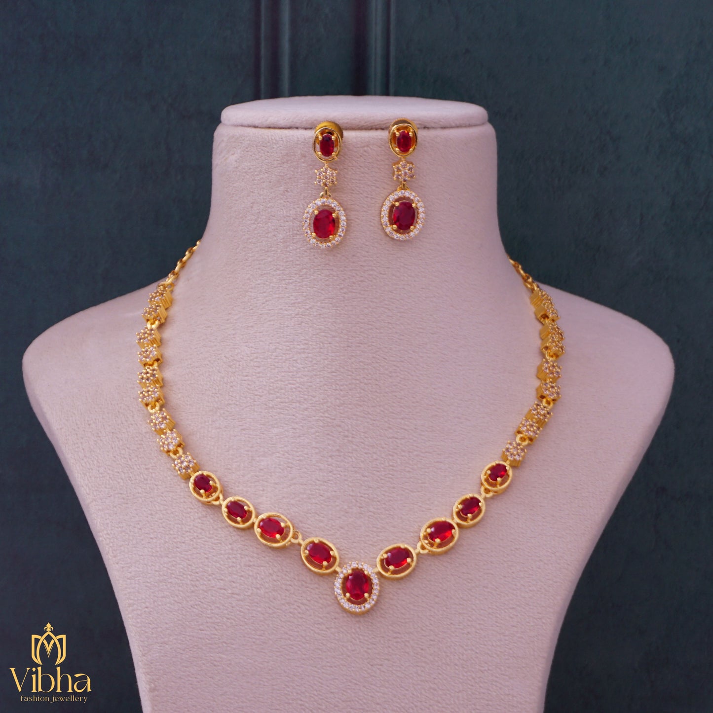 Oval Design Zircon Necklace Set