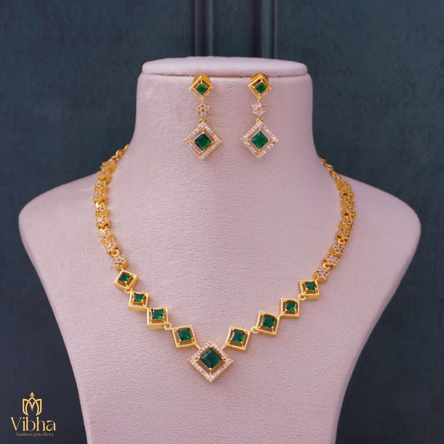 Square Design Zircon Necklace Set