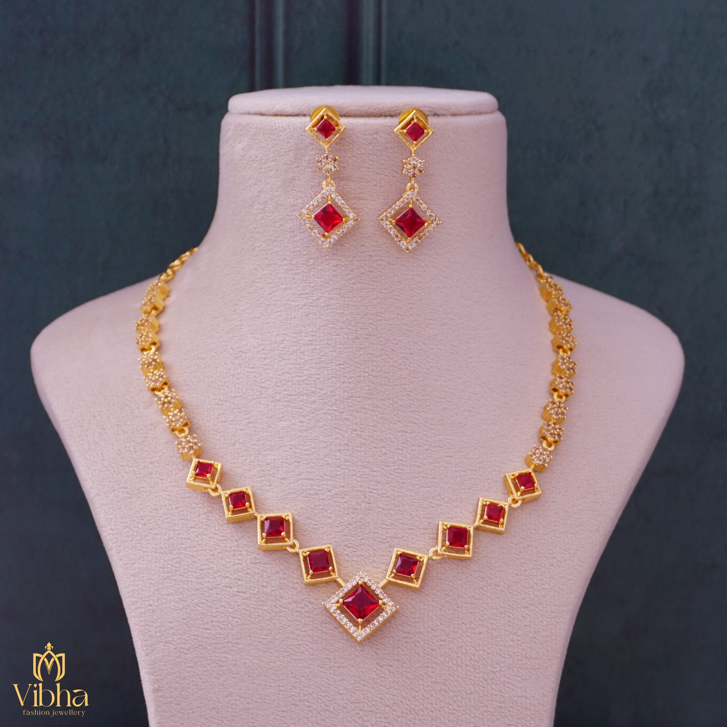 Square Design Zircon Necklace Set