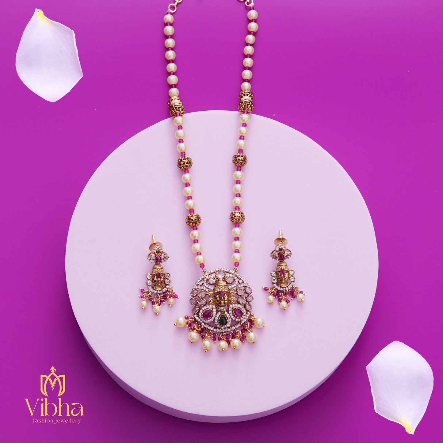 Circular Design pearl Mala and Earrings Set