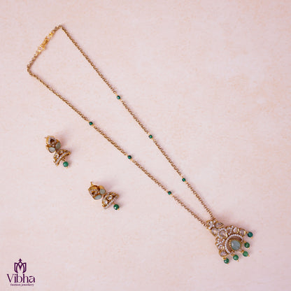 Minimal Necklace