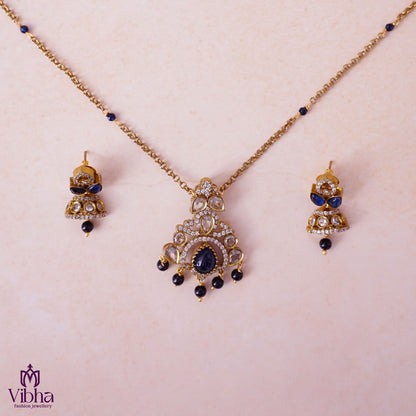 Minimal Necklace