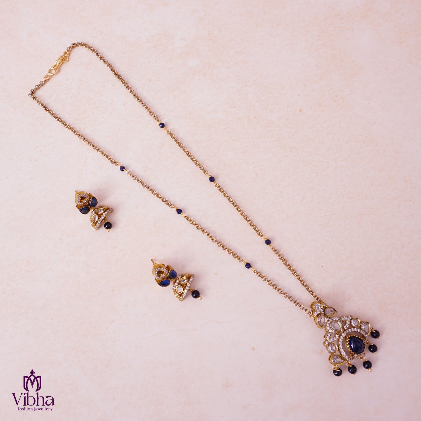 Minimal Necklace