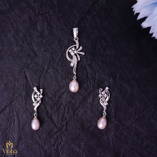 Leafy Design Pendant Set