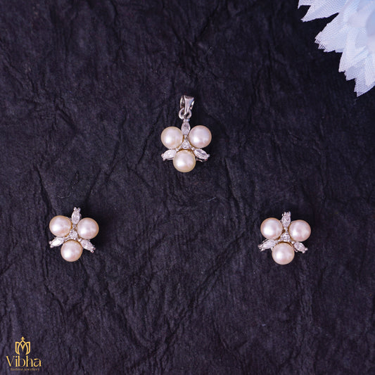 Floral Design Pendant Set