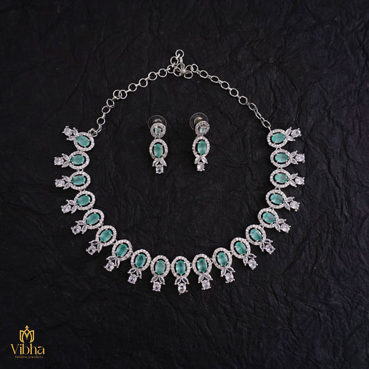 Elegant Oval Designed Necklace Set