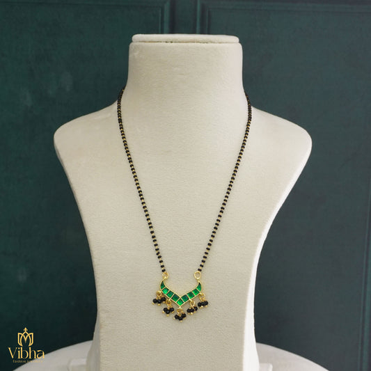 Short Black Beads with Chandbali Kundan Pendant