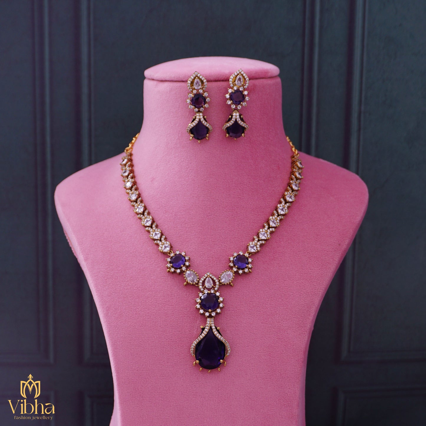 Feather Design Necklace Set