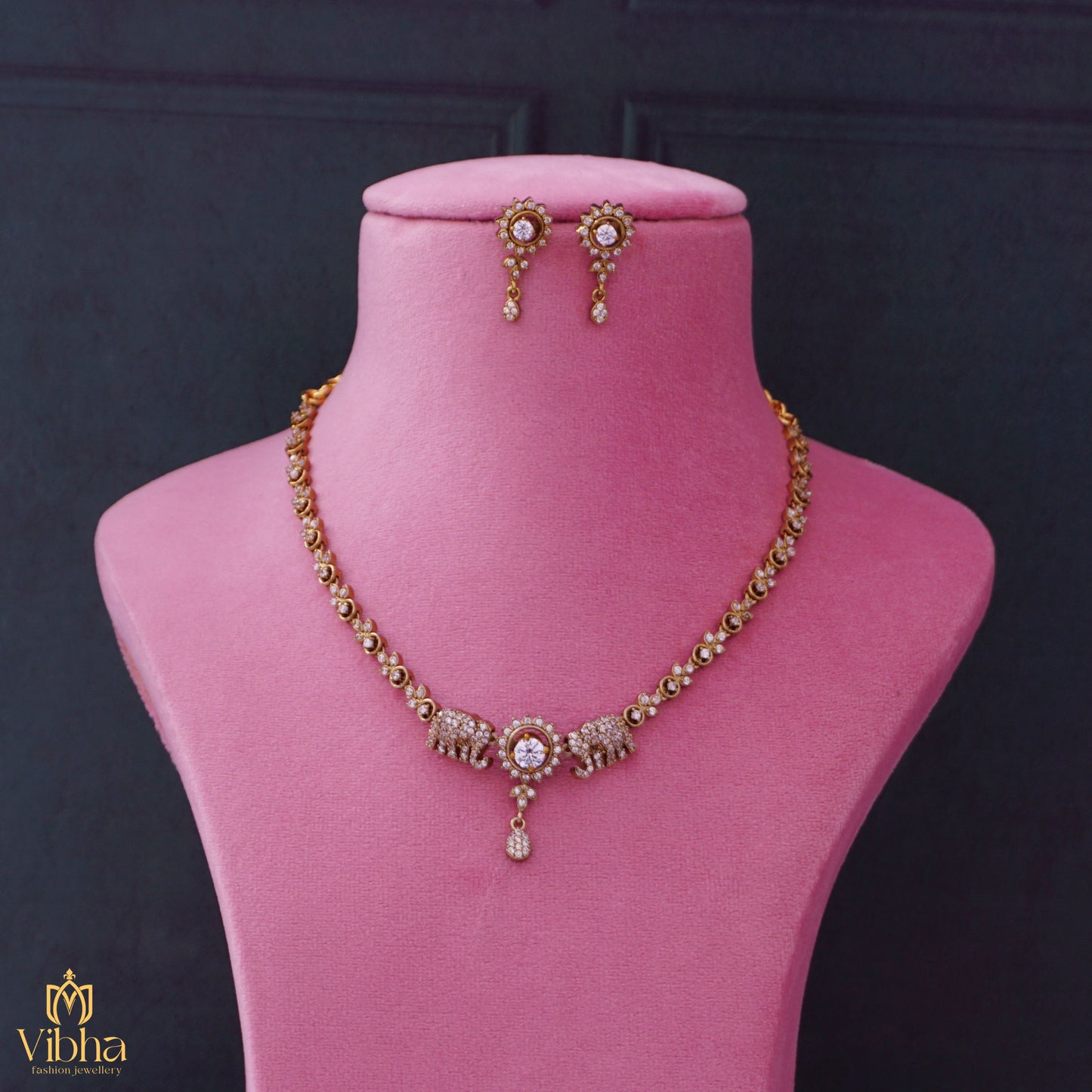 Elephant Designed Stone Changeable Necklace Set