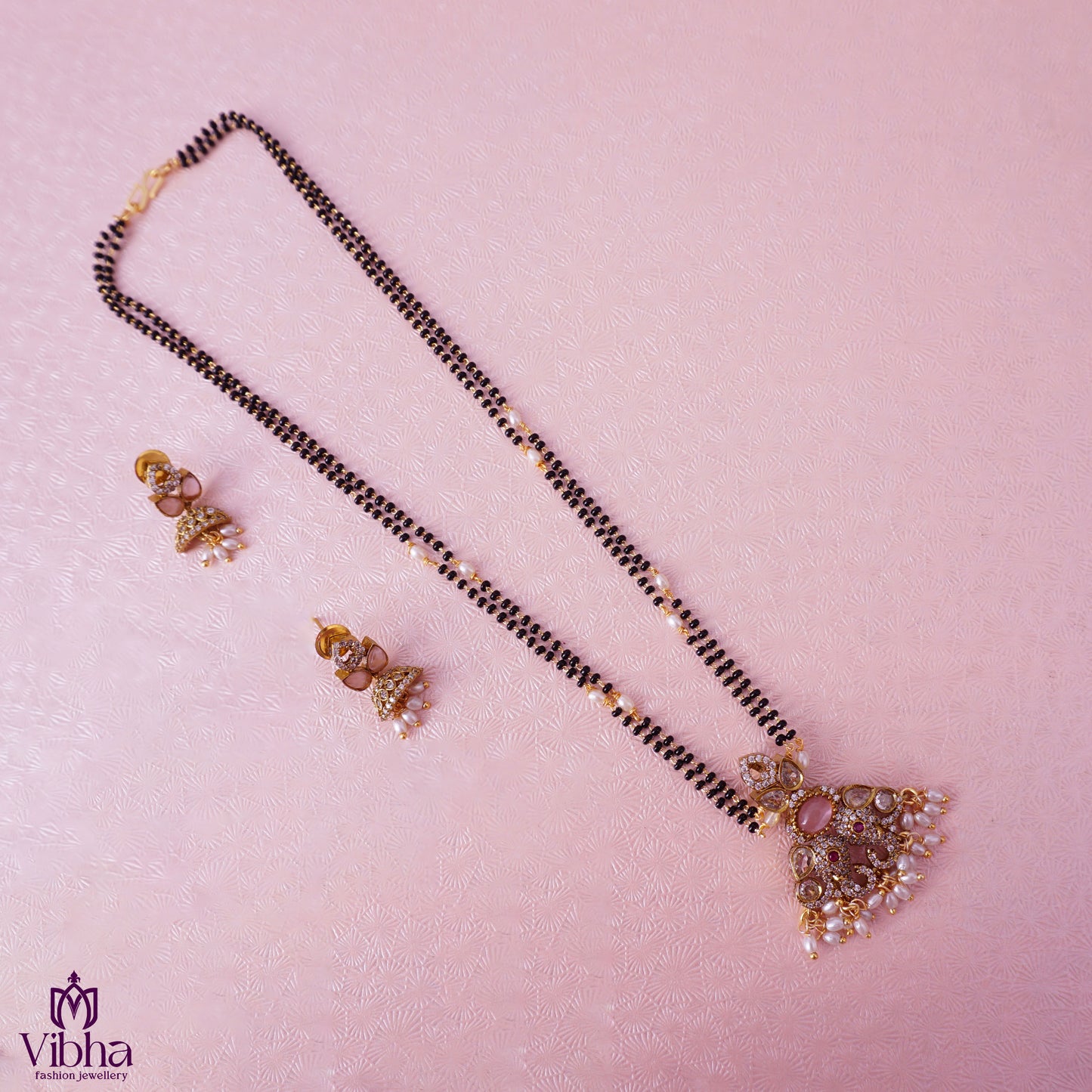 Elephant Designed Short Black Beads