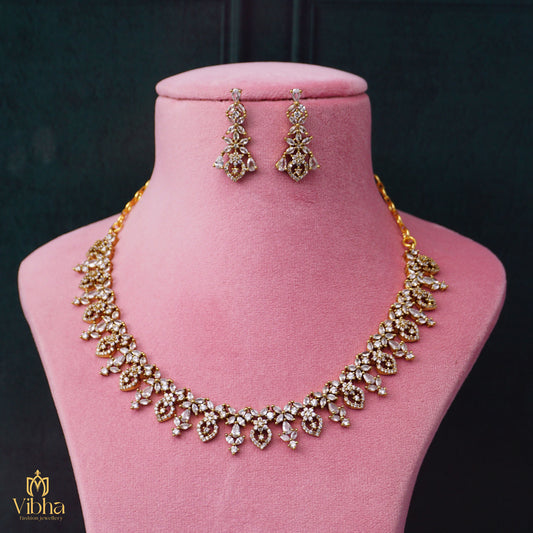 Floral Designed Necklace Set