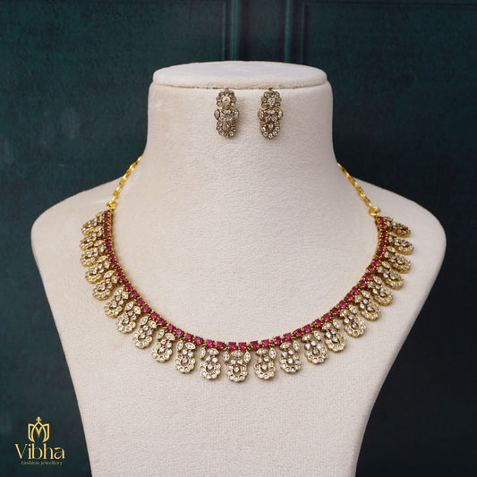 Floral Designed Necklace Set